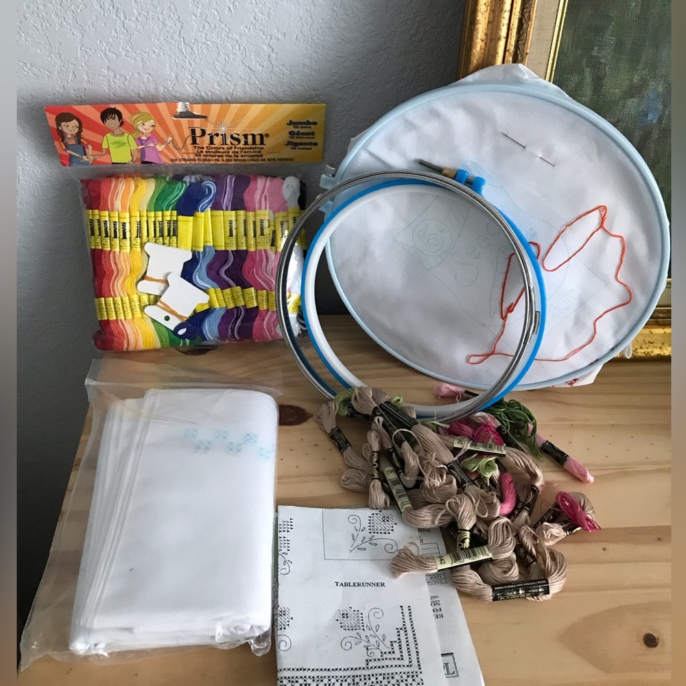 Embroidery set of Threads + Fabric + 3 Rings